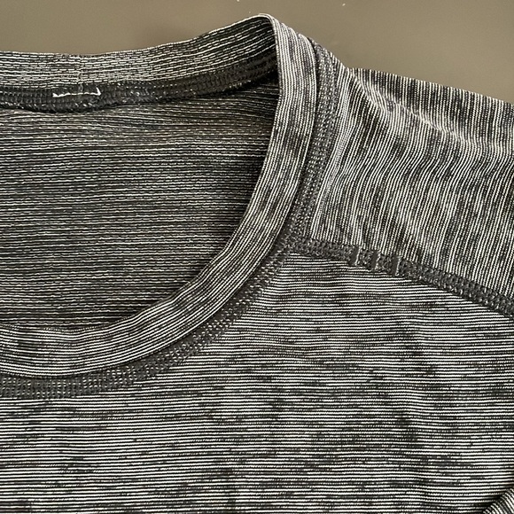 Lululemon License to Train Long-Sleeve Shirt Large - Picture 5 of 6